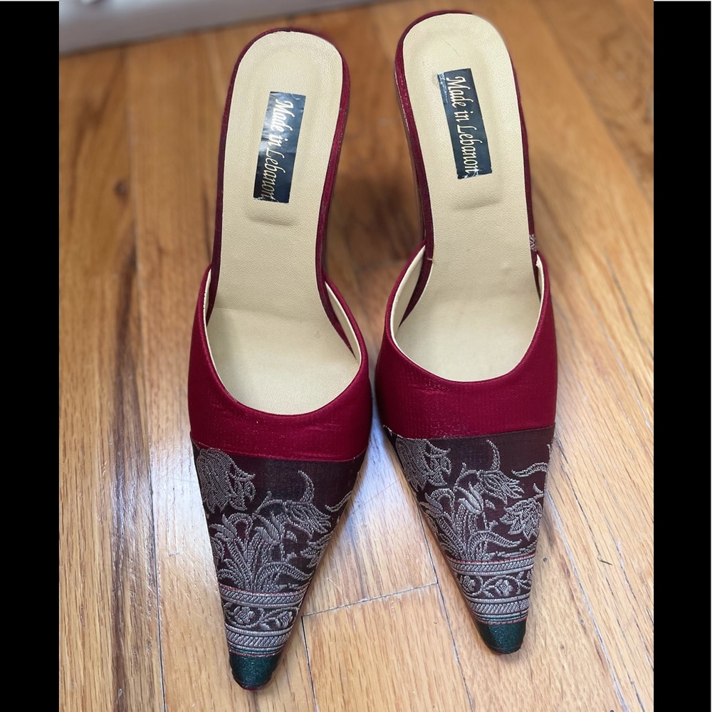 NWOB Artizanal Custom made pointed toe mule. Size 8